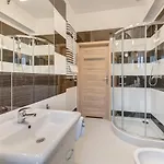 Dr - Fryderyk Apartmán *