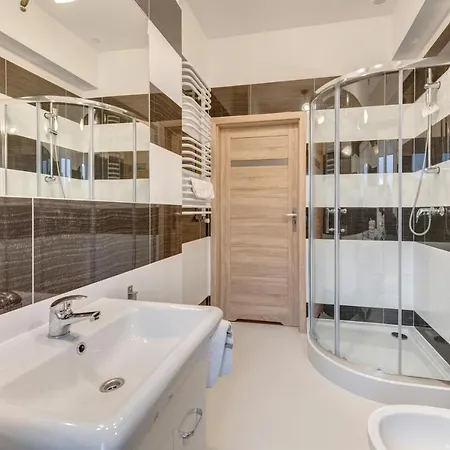 Dr - Fryderyk 아파트 *